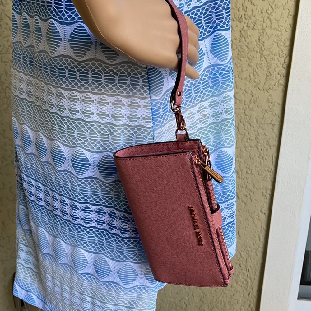 MICHAEL KORS LG DOUBLE ZIP WRISTLET